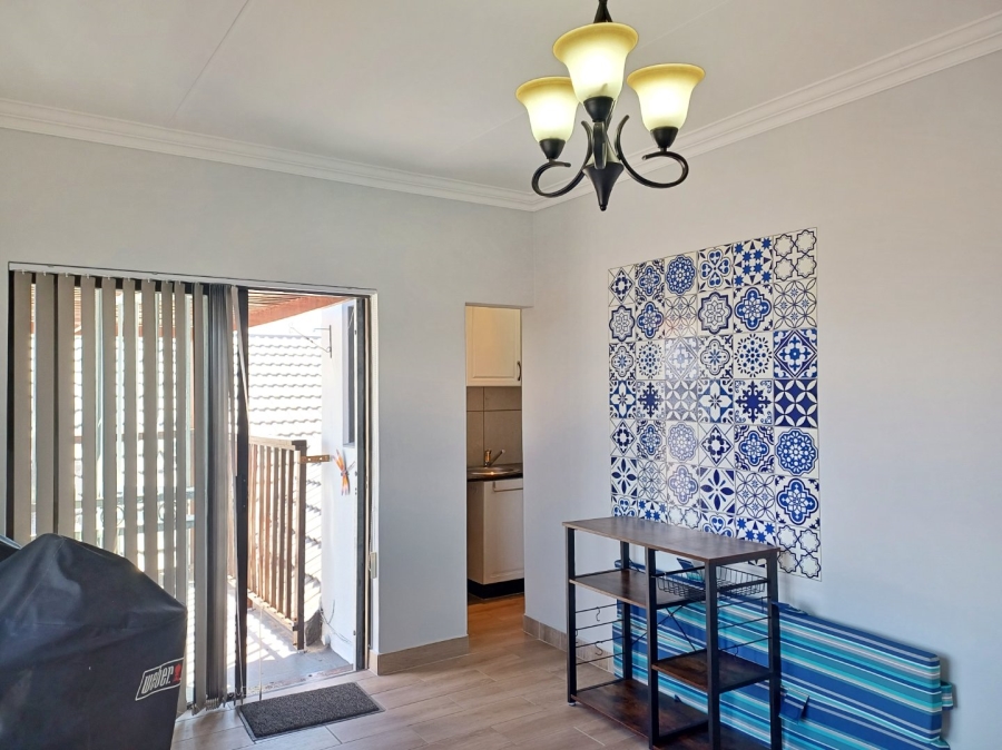 5 Bedroom Property for Sale in Fraaiuitsig Western Cape